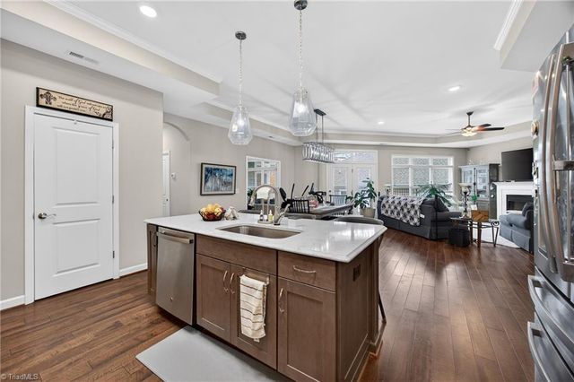 2415 Albemarle Court, Winston-salem, NC 27106