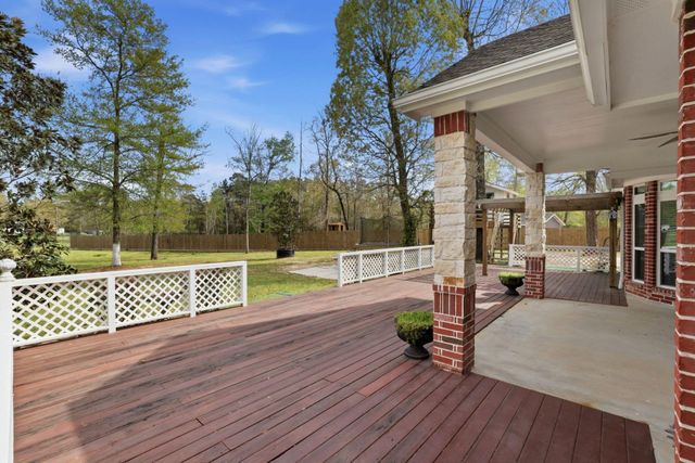 9942 Ramzi Drive, Conroe, TX 77303