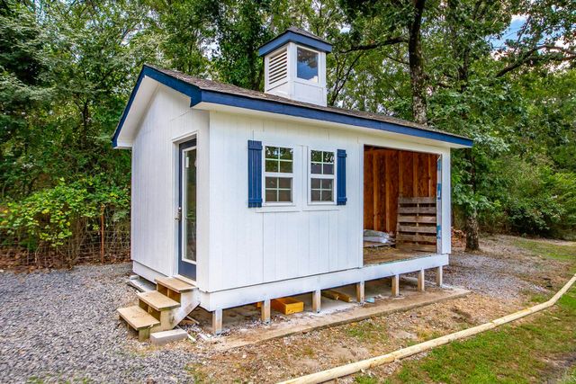 3045 Lewisburg Road, Austin, AR 72007