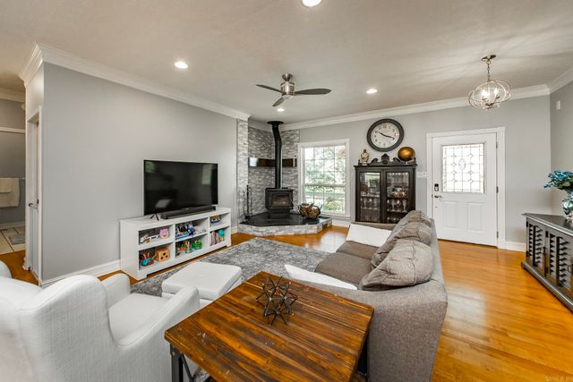 3045 Lewisburg Road, Austin, AR 72007