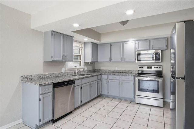11401 E 61st Terrace, Raytown, MO 64133