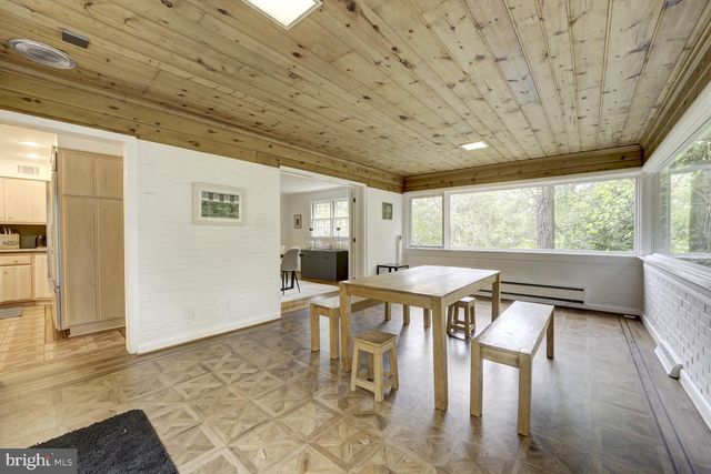 2824 ELLICOTT ST NW, Washington, DC 20008