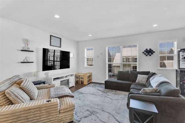 1133 Sray Ln, South Fayette, PA 15017