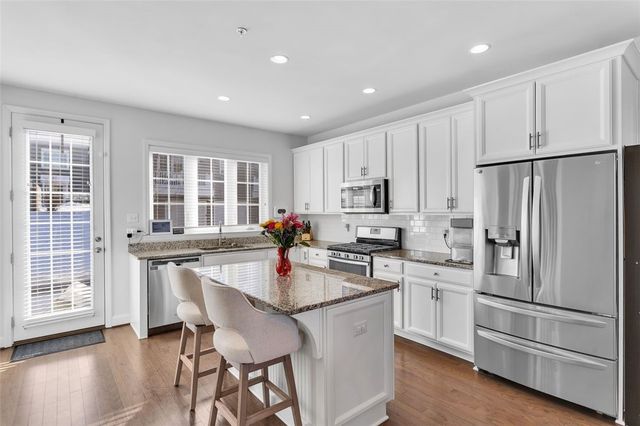 1133 Sray Ln, South Fayette, PA 15017