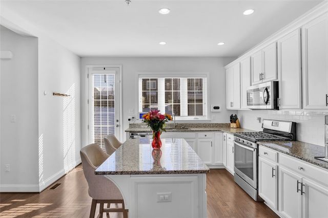 1133 Sray Ln, South Fayette, PA 15017