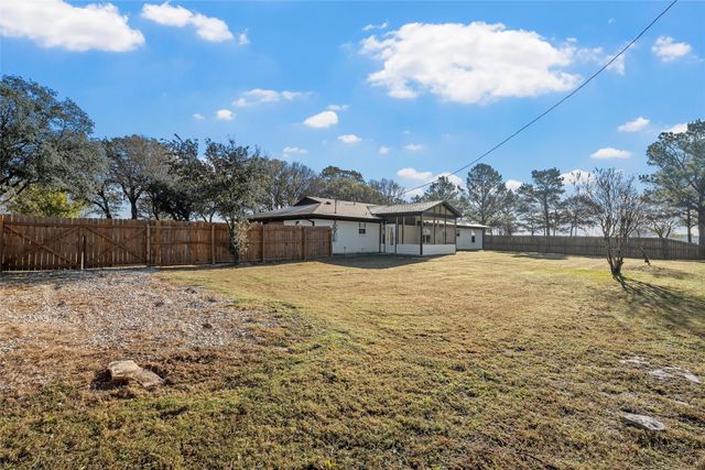 175 Four Corners Road, West, TX 76691