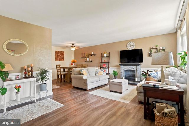 1213 FENWICK PL, Philadelphia, PA 19115