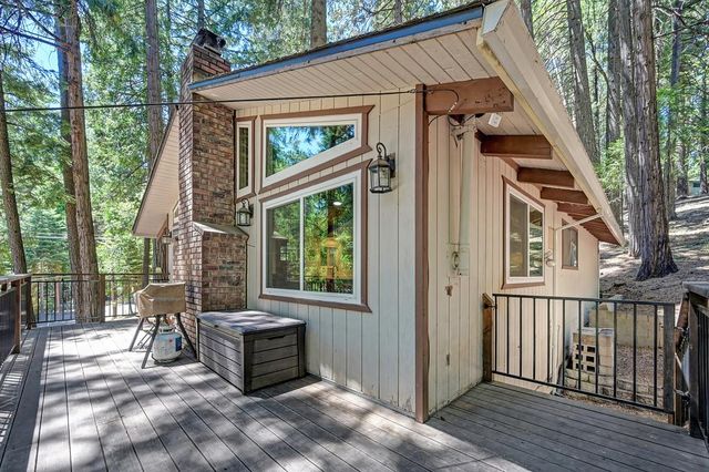 3301 Hazel St, Pollock Pines, CA 95726