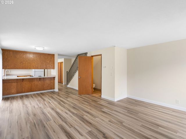 4461 Sw GARDEN HOME Rd, Portland, OR 97219