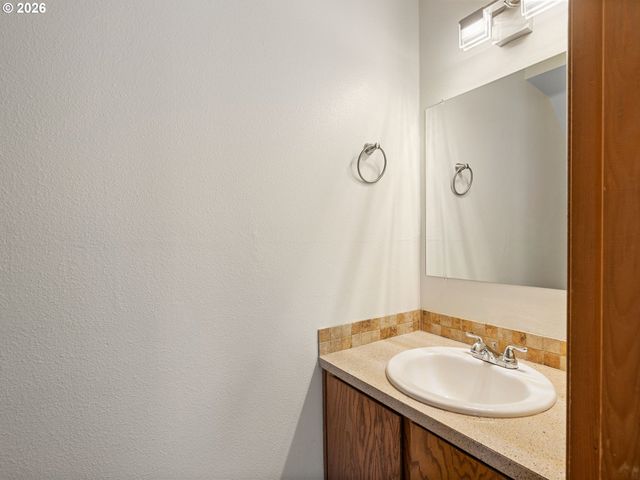 4461 Sw GARDEN HOME Rd, Portland, OR 97219