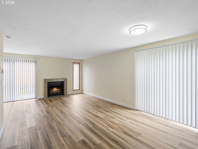 4461 Sw GARDEN HOME Rd, Portland, OR 97219