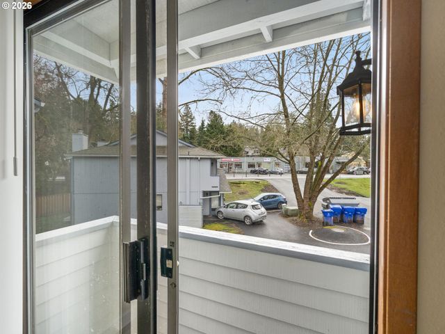 4461 Sw GARDEN HOME Rd, Portland, OR 97219