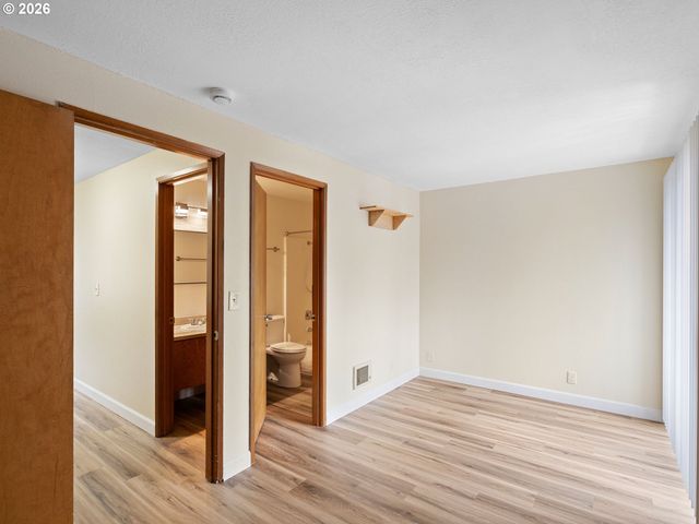 4461 Sw GARDEN HOME Rd, Portland, OR 97219