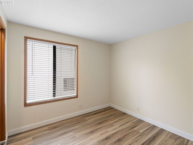 4461 Sw GARDEN HOME Rd, Portland, OR 97219