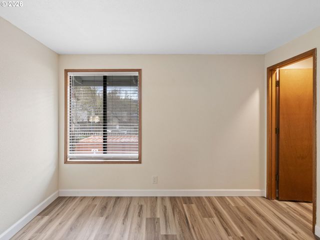 4461 Sw GARDEN HOME Rd, Portland, OR 97219