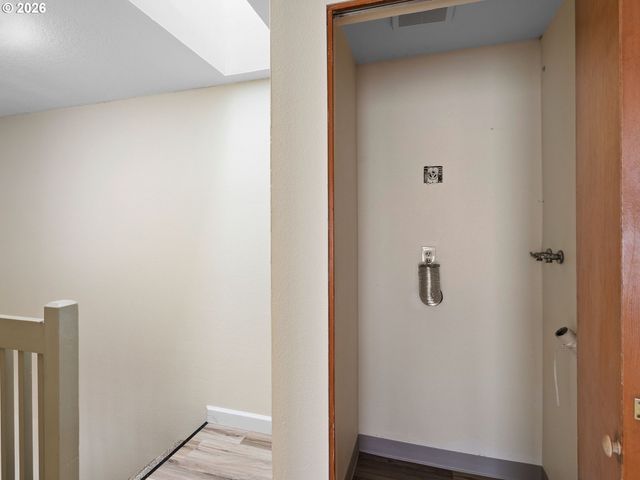 4461 Sw GARDEN HOME Rd, Portland, OR 97219