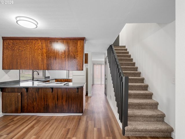 4461 Sw GARDEN HOME Rd, Portland, OR 97219