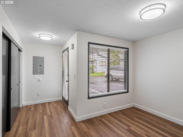 4461 Sw GARDEN HOME Rd, Portland, OR 97219