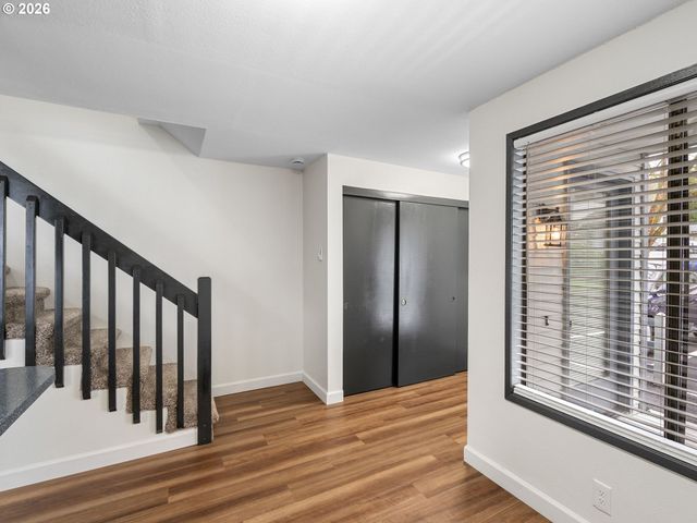 4461 Sw GARDEN HOME Rd, Portland, OR 97219