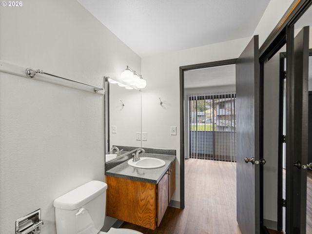 4461 Sw GARDEN HOME Rd, Portland, OR 97219