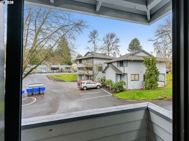 4461 Sw GARDEN HOME Rd, Portland, OR 97219