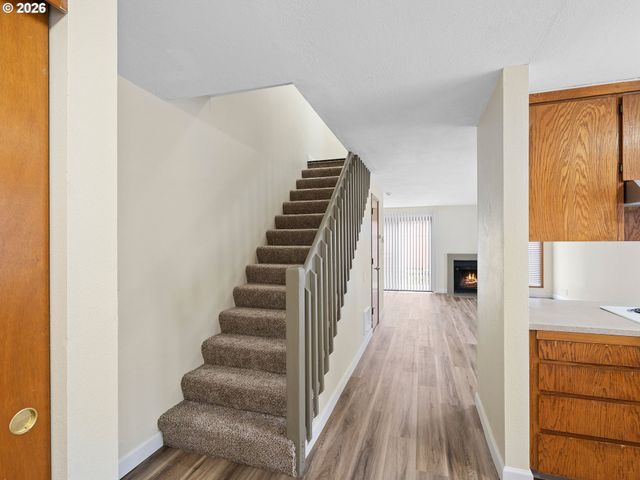 4461 Sw GARDEN HOME Rd, Portland, OR 97219