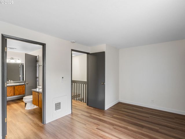 4461 Sw GARDEN HOME Rd, Portland, OR 97219