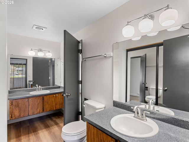 4461 Sw GARDEN HOME Rd, Portland, OR 97219