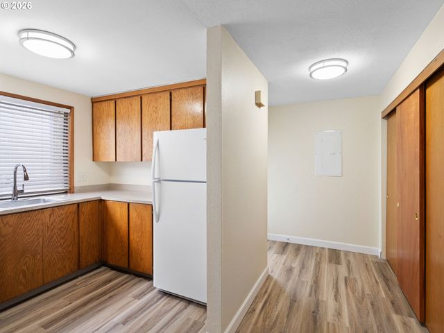 4461 Sw GARDEN HOME Rd, Portland, OR 97219