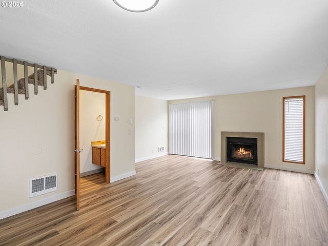 4461 Sw GARDEN HOME Rd, Portland, OR 97219