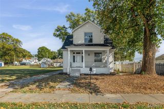 928 S High Street, Belleville, IL 62220