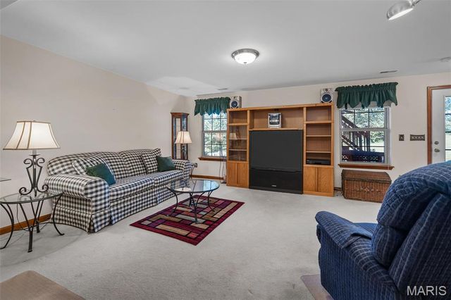 141 Canyon Creek Circle, Moscow Mills, MO 63362