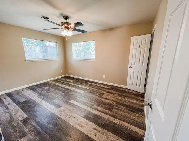 724 Gubert Lane, Alvin, TX 77511