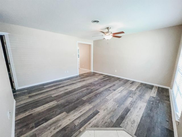 724 Gubert Lane, Alvin, TX 77511