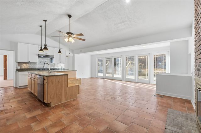 2830 Sussex Ave, Brookline, PA 15226