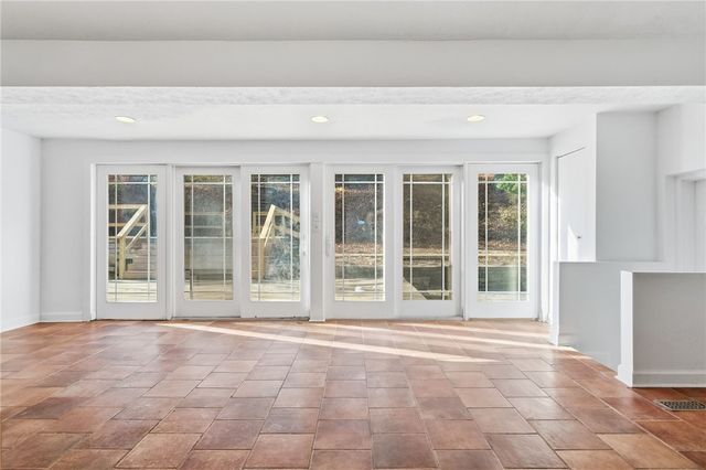 2830 Sussex Ave, Brookline, PA 15226