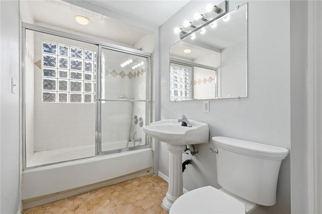 2830 Sussex Ave, Brookline, PA 15226