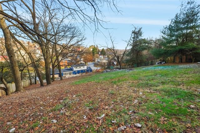 2830 Sussex Ave, Brookline, PA 15226