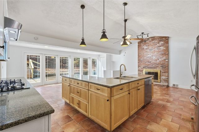 2830 Sussex Ave, Brookline, PA 15226