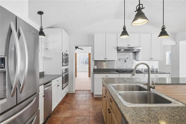 2830 Sussex Ave, Brookline, PA 15226