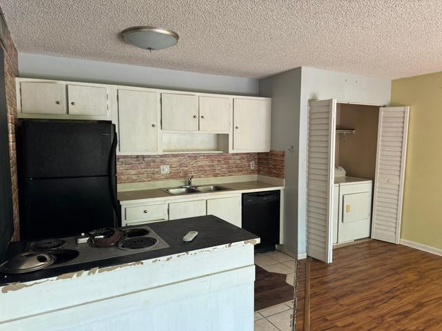637 Executive Center Drive N205, West Palm Beach, FL 33401