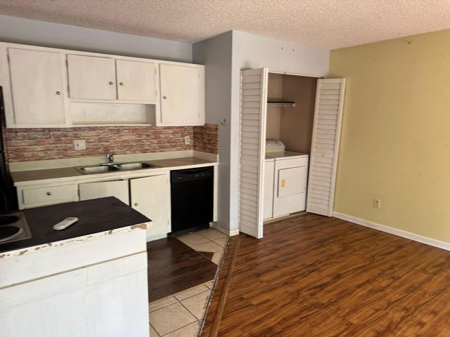 637 Executive Center Drive N205, West Palm Beach, FL 33401