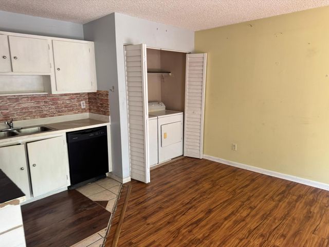 637 Executive Center Drive N205, West Palm Beach, FL 33401