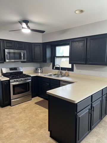 1914 Howard Street, Wheaton, IL 60187