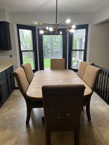 1914 Howard Street, Wheaton, IL 60187