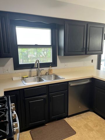 1914 Howard Street, Wheaton, IL 60187