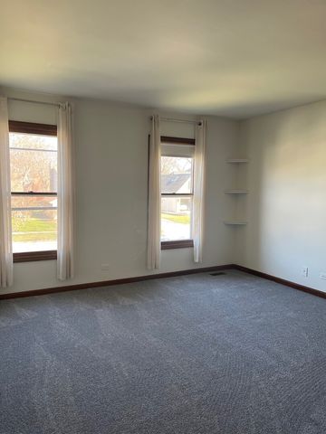 1914 Howard Street, Wheaton, IL 60187