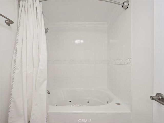 18411 Hatteras Street 138, Tarzana, CA 91356