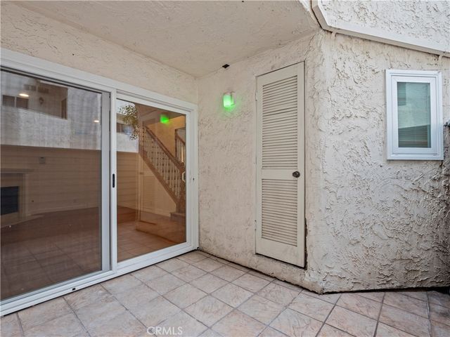 18411 Hatteras Street 138, Tarzana, CA 91356