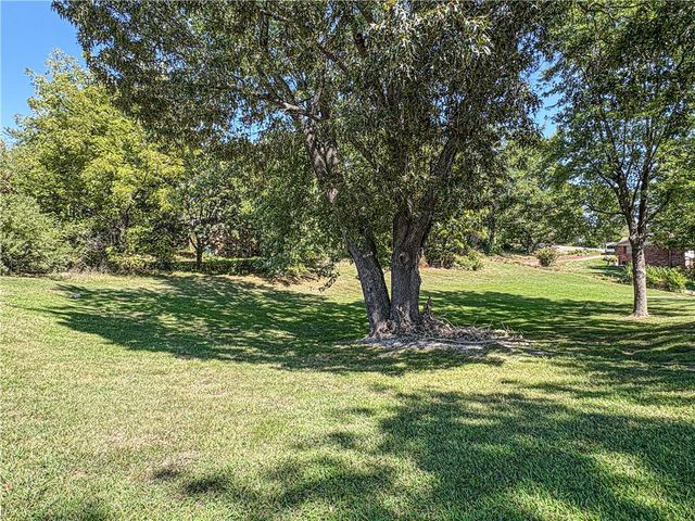 2266 Cottonwood Road, Harrison, AR 72601